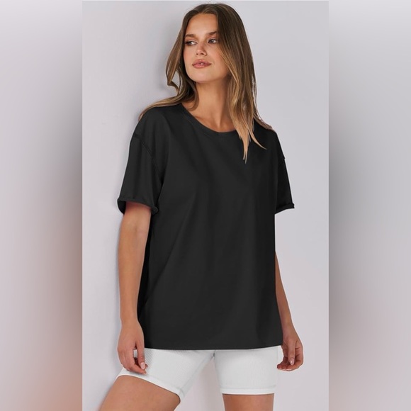 Tommy Bahama Tops - Tommy Bahama‎ Oversized Crewneck T-Shirt 🌴